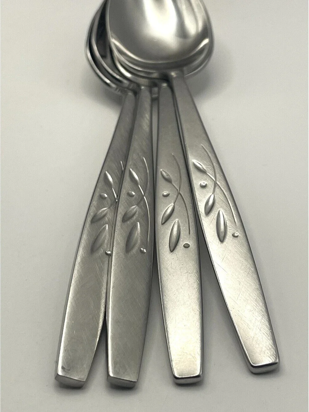 4- ONEIDA HEIRLOOM Cube Mark WILL O' WISP Stainless Teaspoon Lot ~6 1/8